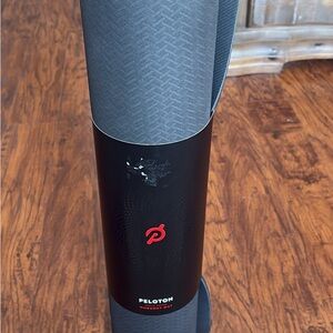 Peloton Black Exercise Mat